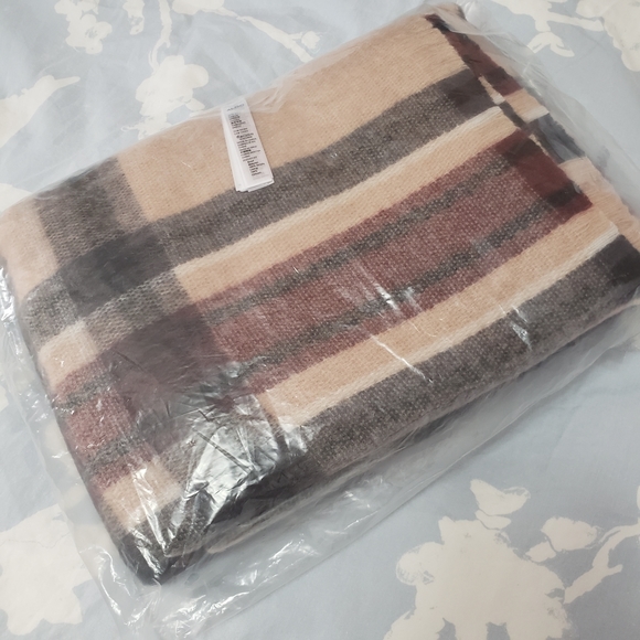 NWT Aldo Plaid Scarf - Picture 3 of 4